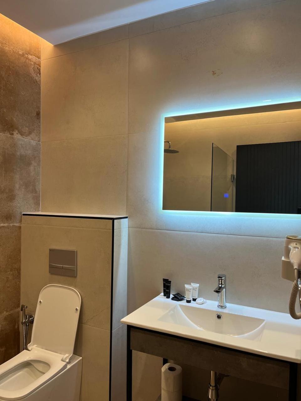 North Alb Hotel Shkodër エクステリア 写真